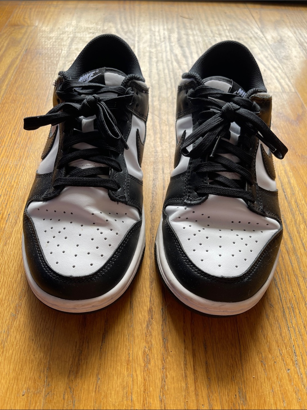 Nike Men’s Black and White Low-Top Sneakers